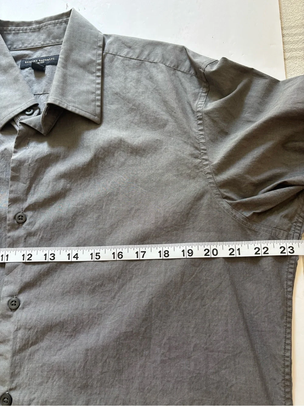 Banana Republic Men's Light Gray Long-Sleeve Button-Up Shirt